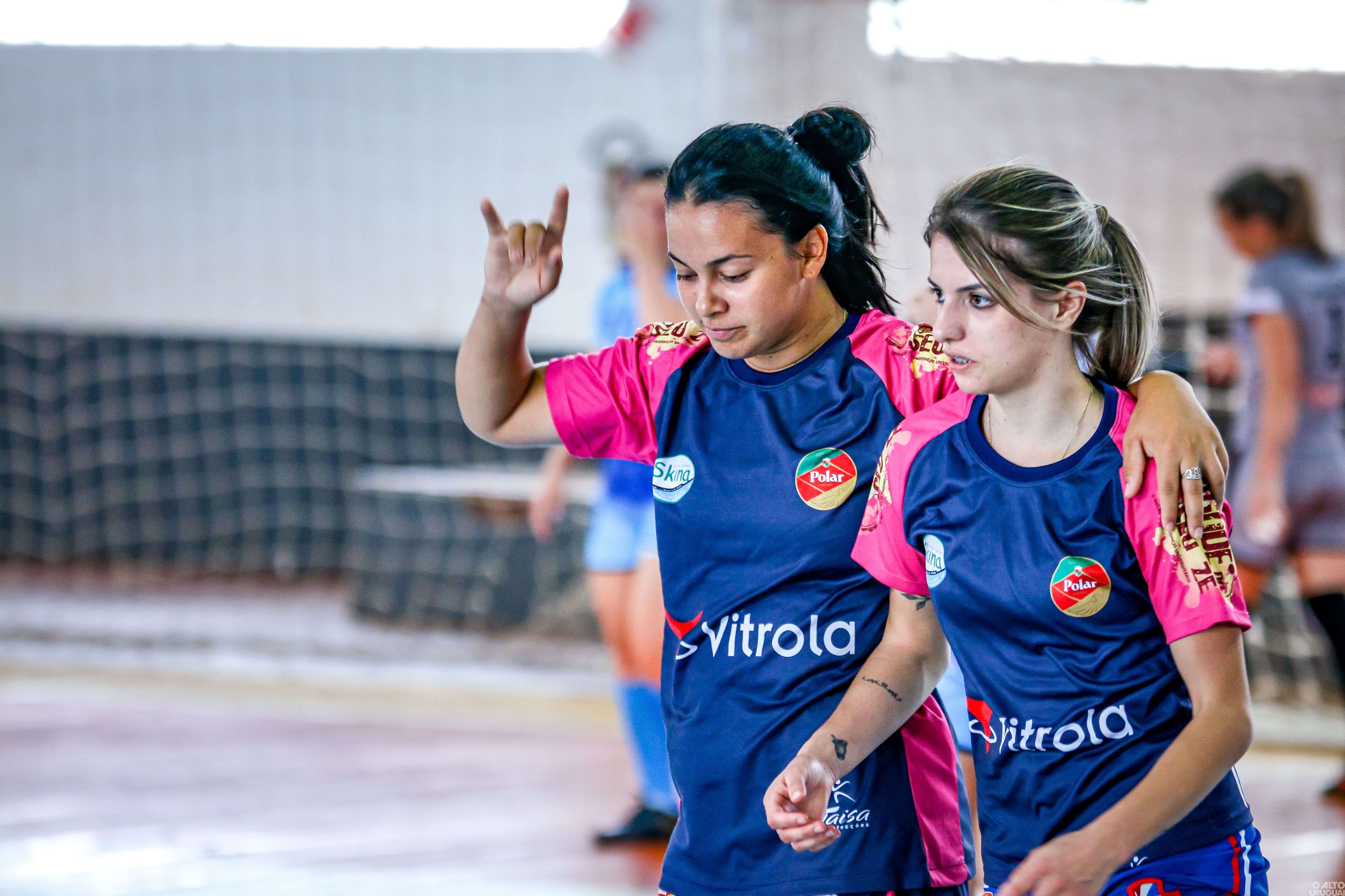 Torneio de futsal feminino movimenta equipes da região