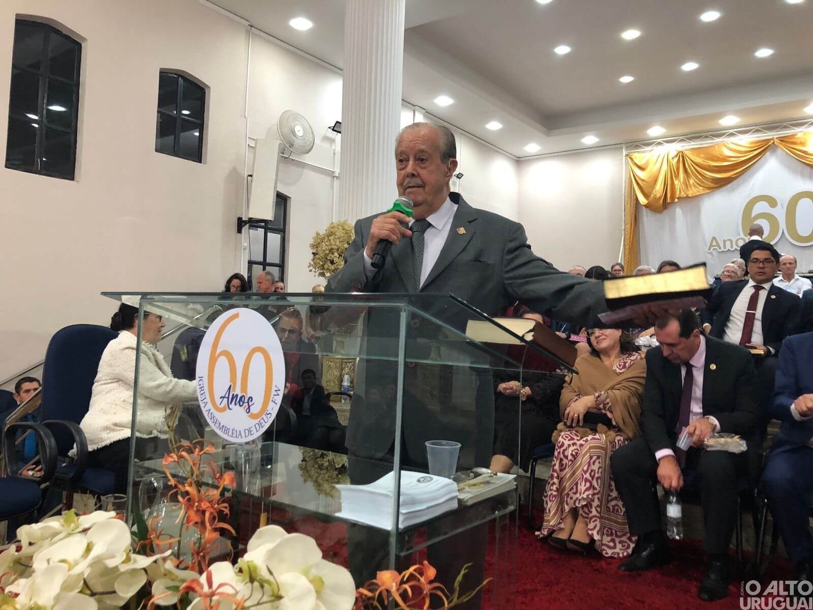 Pastor Pery Brizolla é homenageado em culto