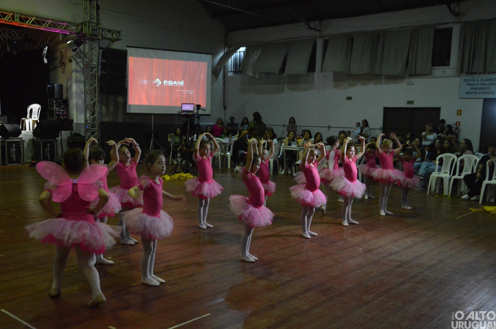 Alunos e comunidade de Erval Seco participam do Festival Estudantil