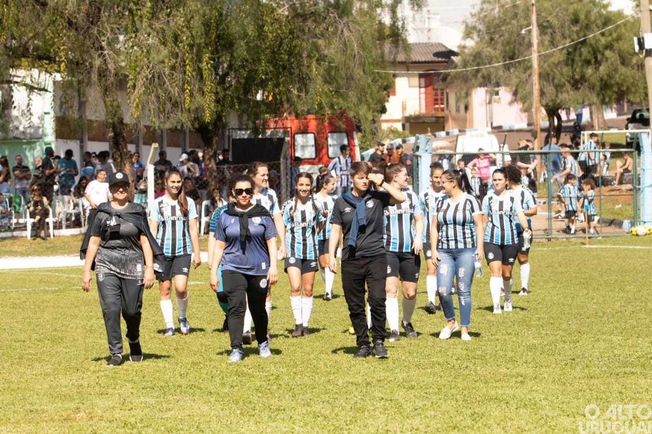 Amistoso com a presença de ex-jogadores do Grêmio é realizado em FW