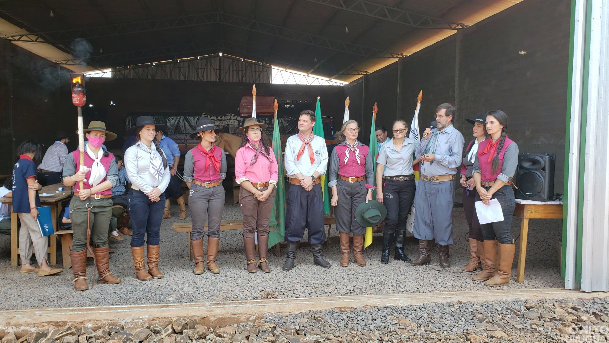 Cavalgada da Mulher Campeira reúne diversas participantes da região