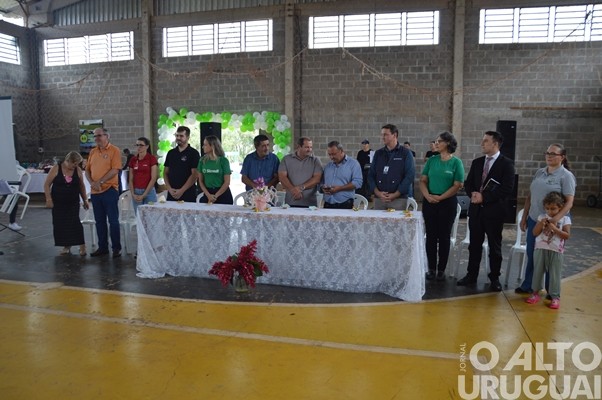 Centenas de mulheres participam de encontro em Jaboticaba
