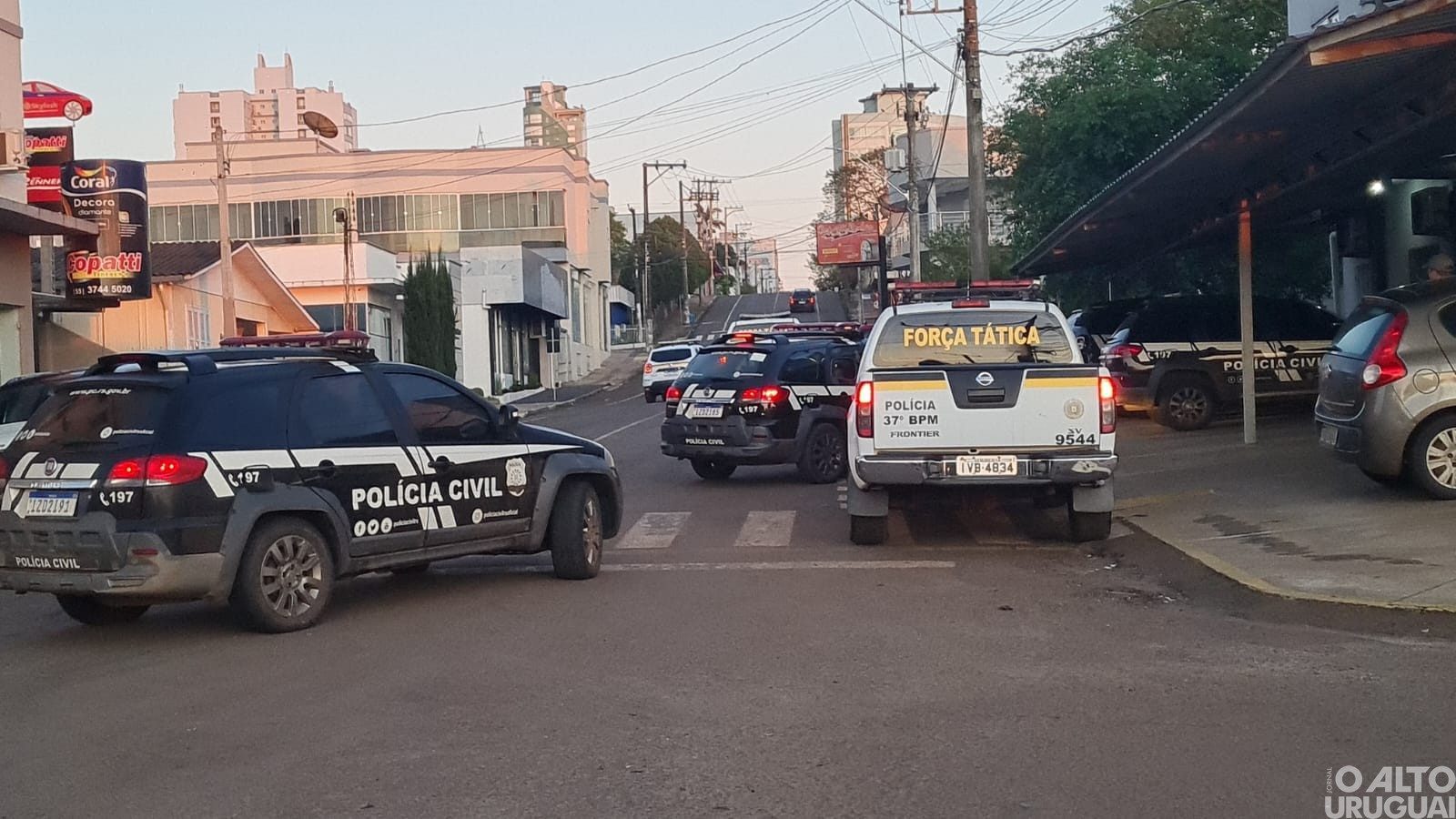 Polícia Civil prende cinco investigados por homicídio ocorrido em frente à Assistência Social de FW