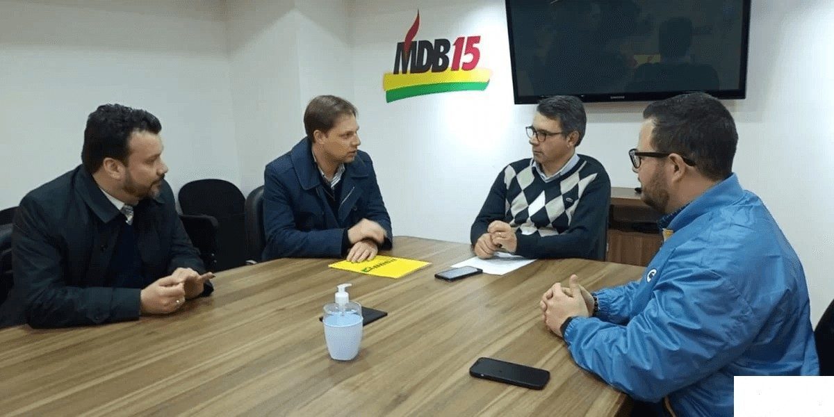 PSDB oficializa convite de parceria com MDB no RS