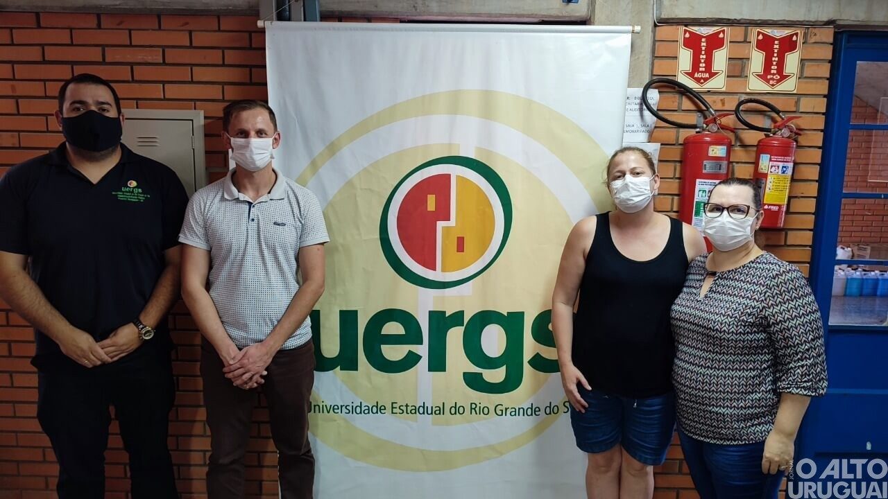 Uergs recebe visita de representantes do Legislativo de FW