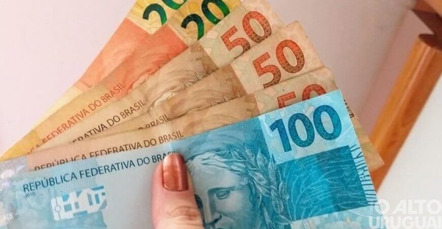 Auxílio Brasil começa a ser pago para beneficiários com NIS final 4