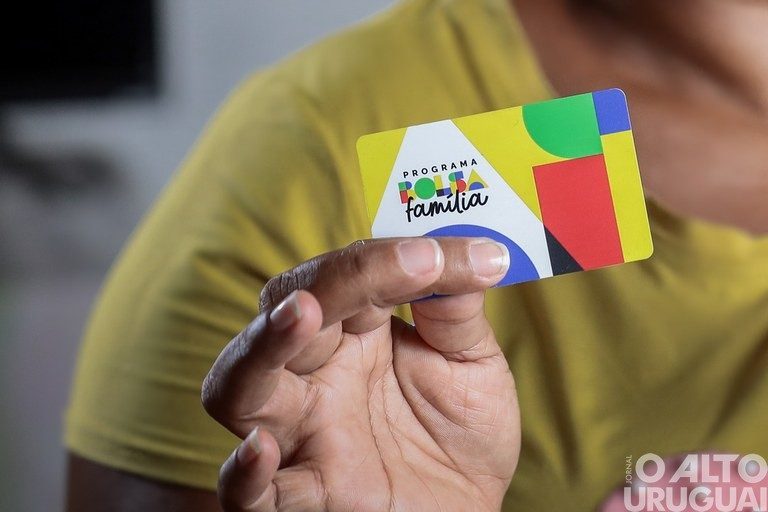 Caixa paga parcela de julho a beneficiários com NIS de final 2