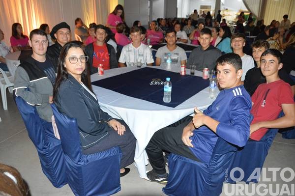 Palestra-show com Otélio Drebes reúne mais de 600 pessoas em Seberi