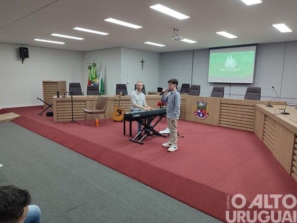 Talentos de FW e região participam de recital na Câmara de Vereadores de FW