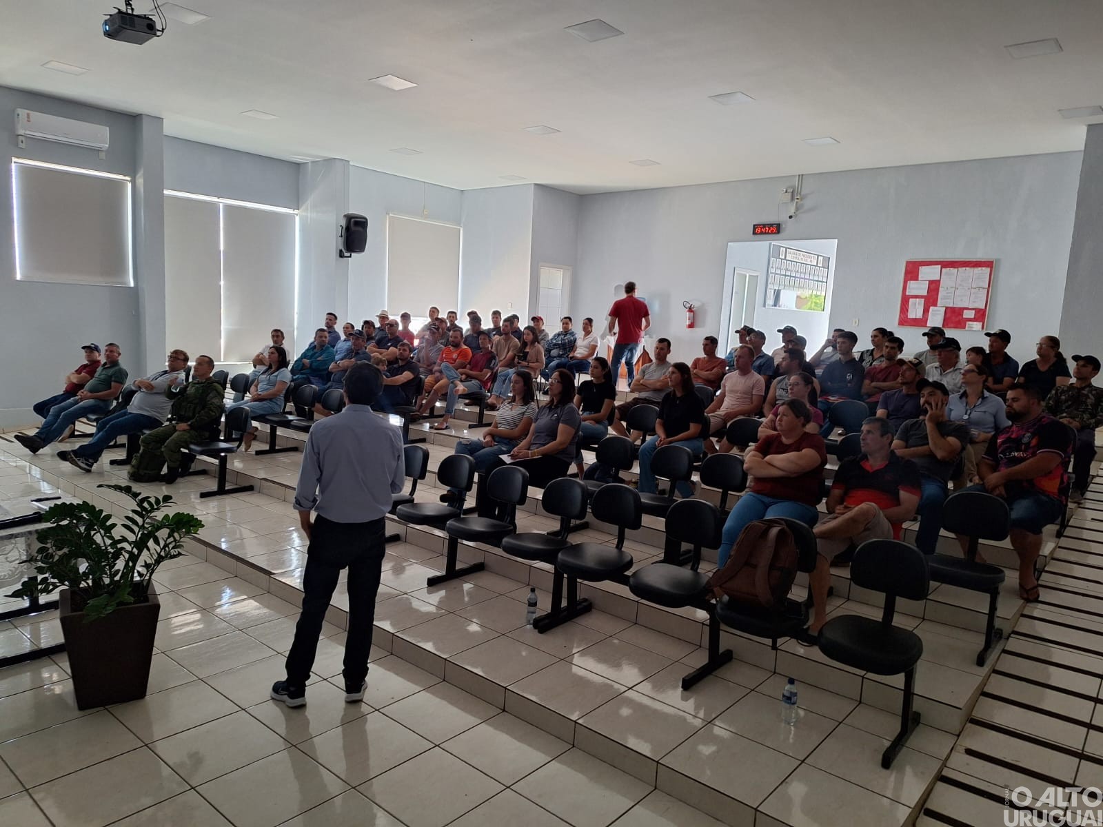 Seminário em Cristal do Sul debate manejo e uso de dejetos suínos
