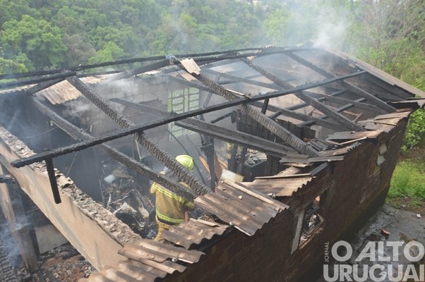FW: Bombeiros atendem mais um incêndio em residência