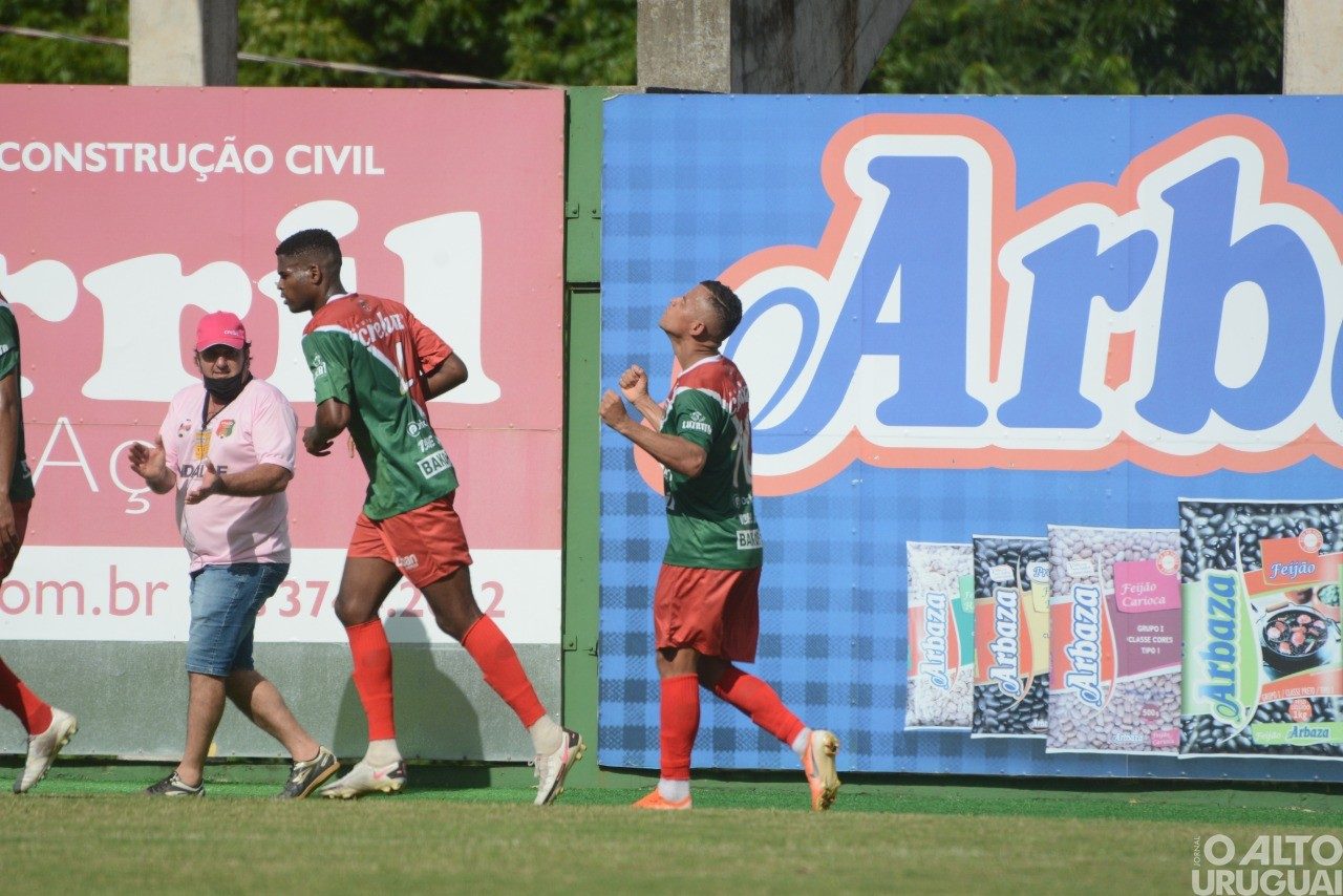 União-FW vence São Paulo e está nas semifinais