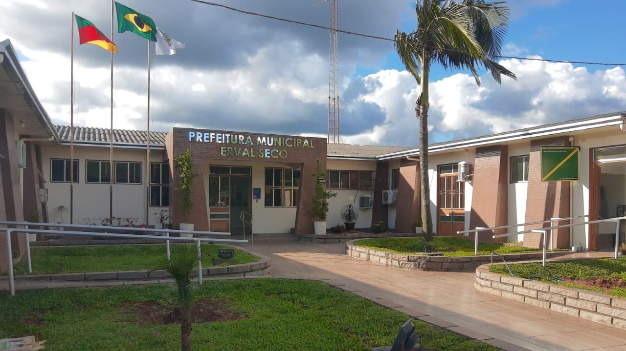 Moradores do interior de Erval Seco passam a contar com transporte gratuito
