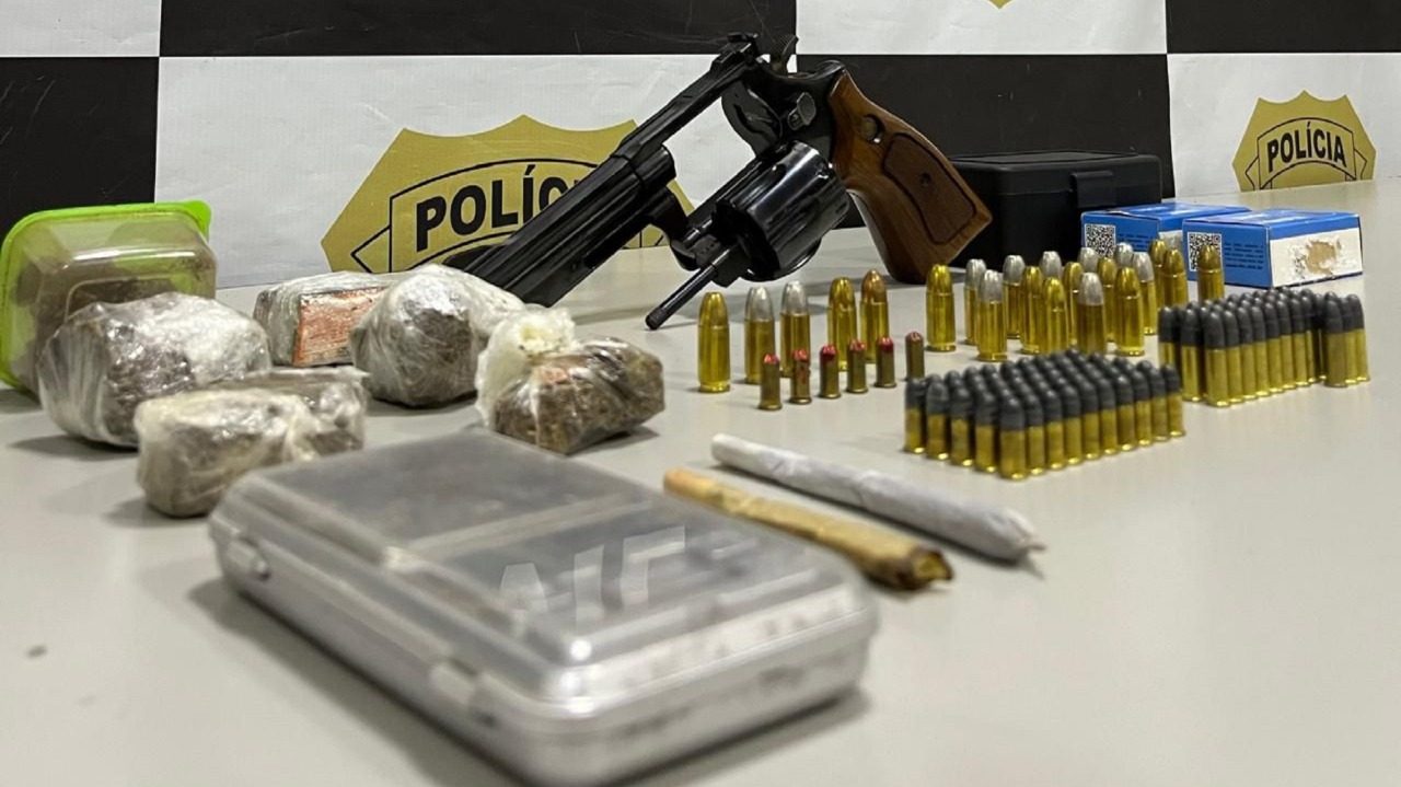 Operação em Seberi e Gravataí mira comércio ilegal de armas e resulta em prisão