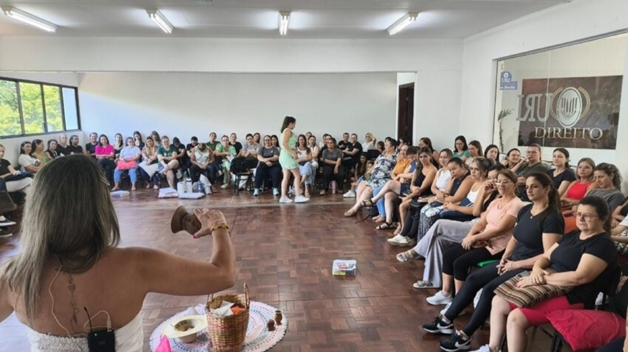 SMEC de Frederico Westphalen retoma aulas com programação de formações para profissionais da educação
