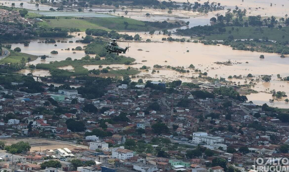 Brasileiros já pode receber alertas de desastres naturais por WhatsApp