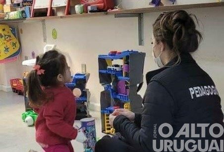 Projeto da URI leva momentos de diversão para crianças internadas no HDP