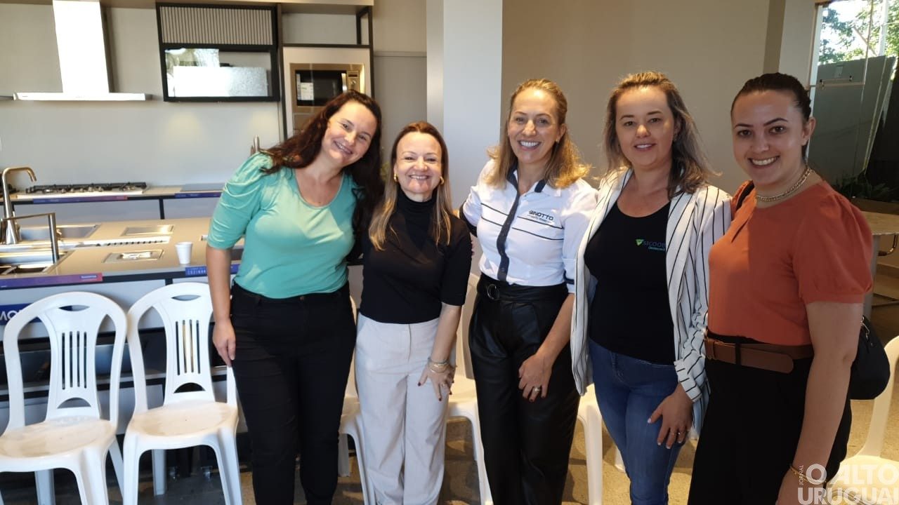 Núcleo da Mulher Empreendedora realiza reunião com visita à empresa
