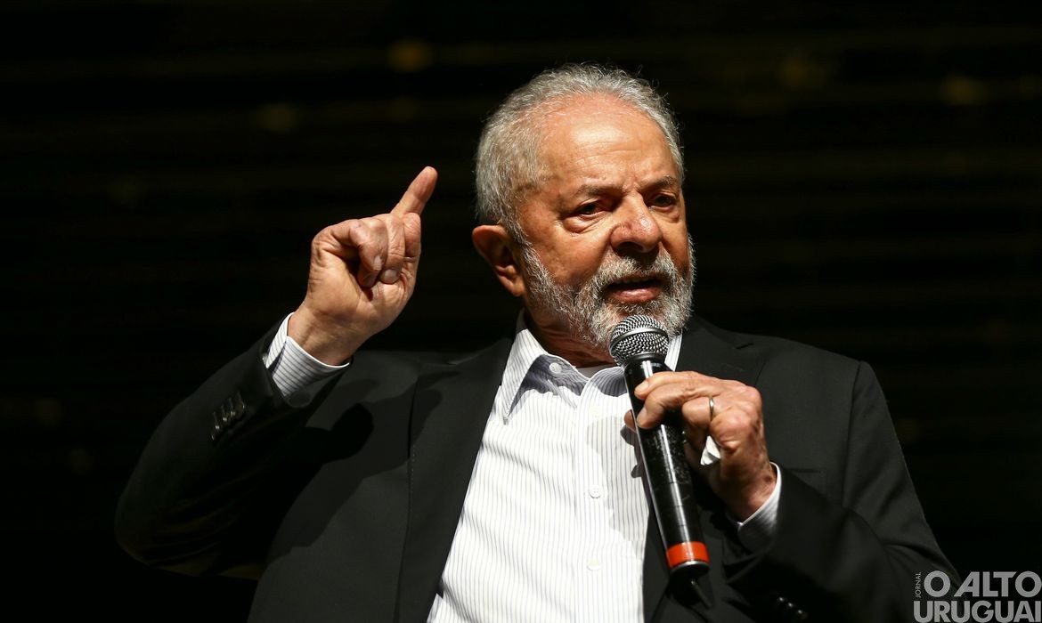 Além do presidente, 27 governadores tomam posse neste domingo