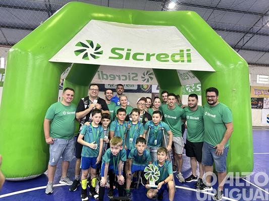 Copa Sicredi e Palmitinhense de Futsal envolve mais de 200 atletas