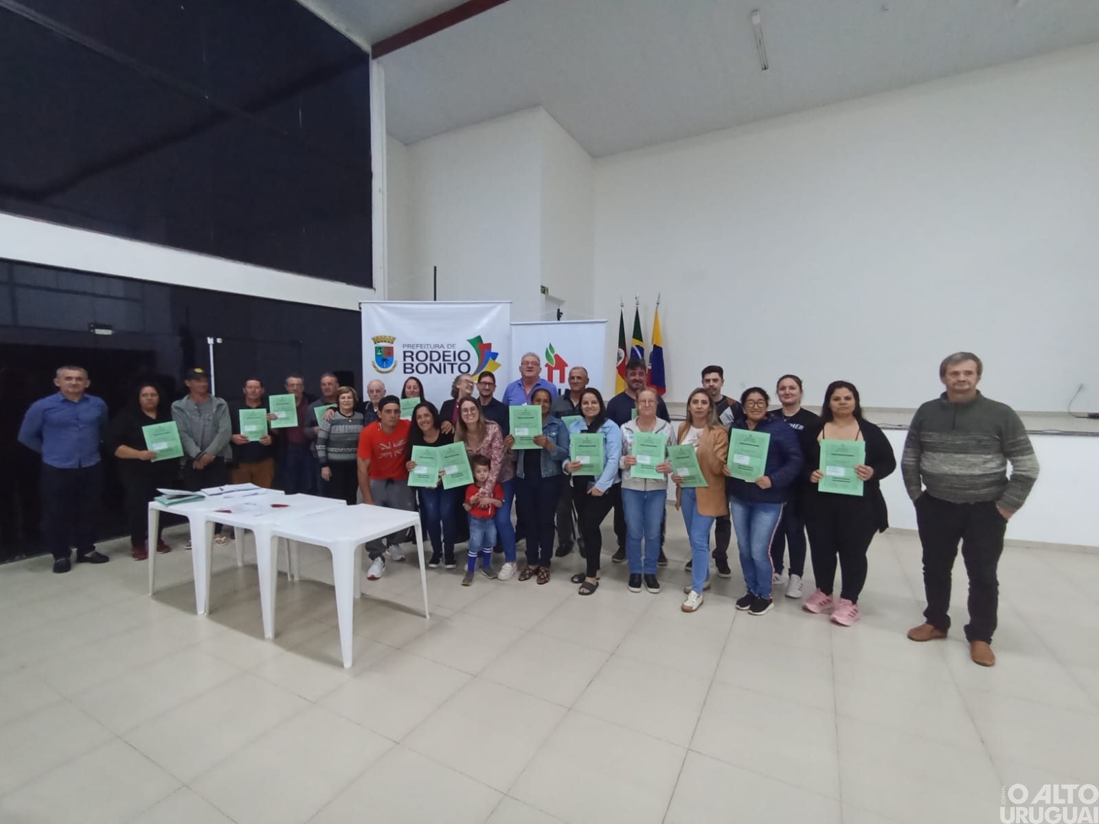 Rodeio Bonito entrega mais de 30 escrituras a moradores do núcleo Olaria