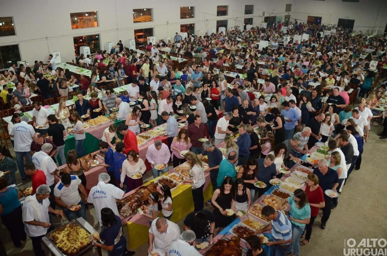 Taquaruçu do Sul: 20ª Festa do Leitão no Rolete já supera expectativas