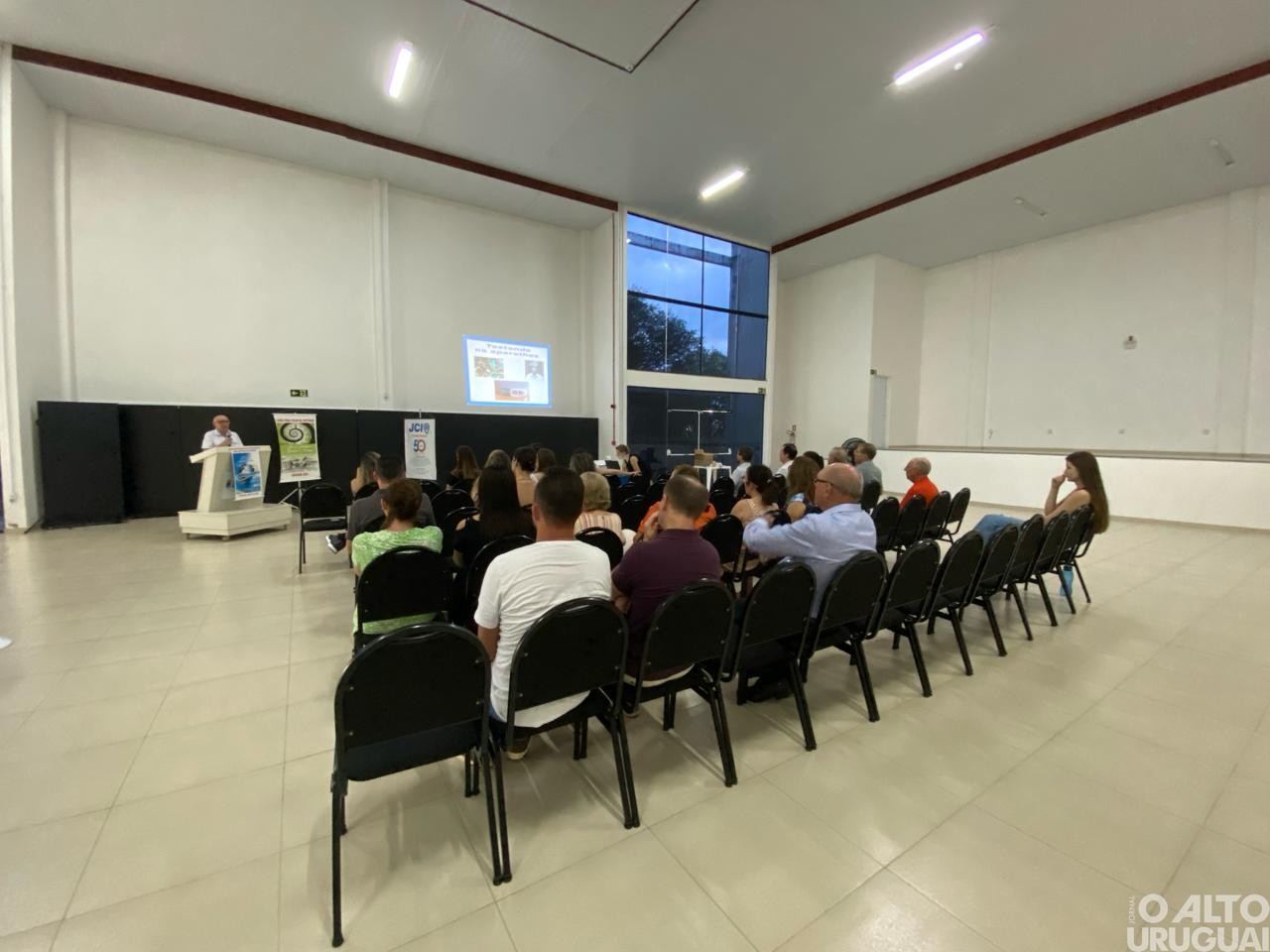 Altair Savoldi lança livro em Rodeio Bonito