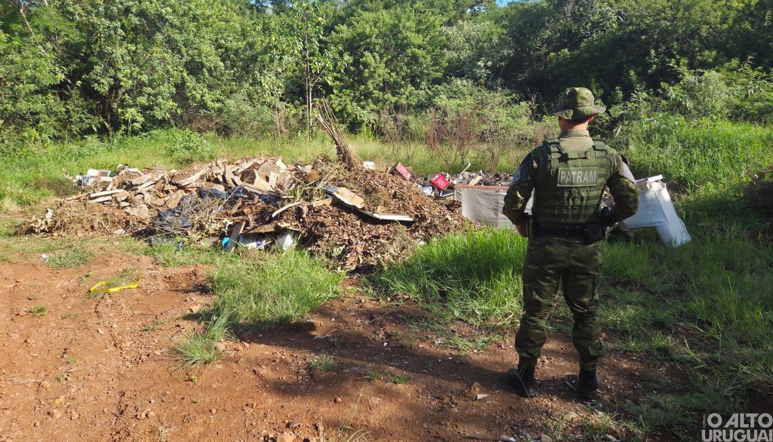 3º BPAmb flagra descarte irregular de resíduos em Frederico Westphalen