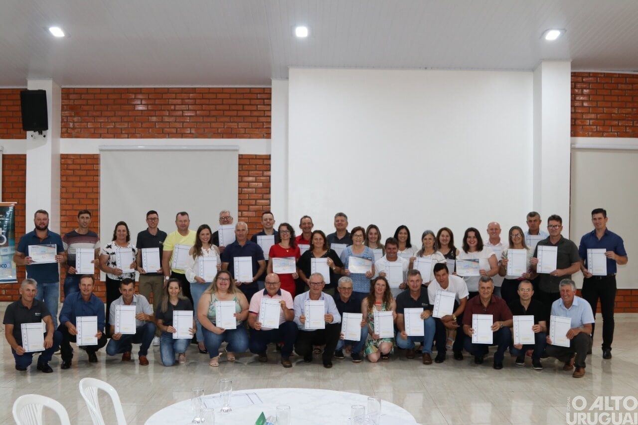 Conselheiros e coordenadores de Núcleo da Sicredi Conexão concluem formação