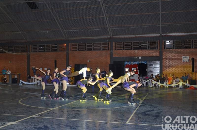 Magia da Patinação apresenta espetáculo de fim de ano