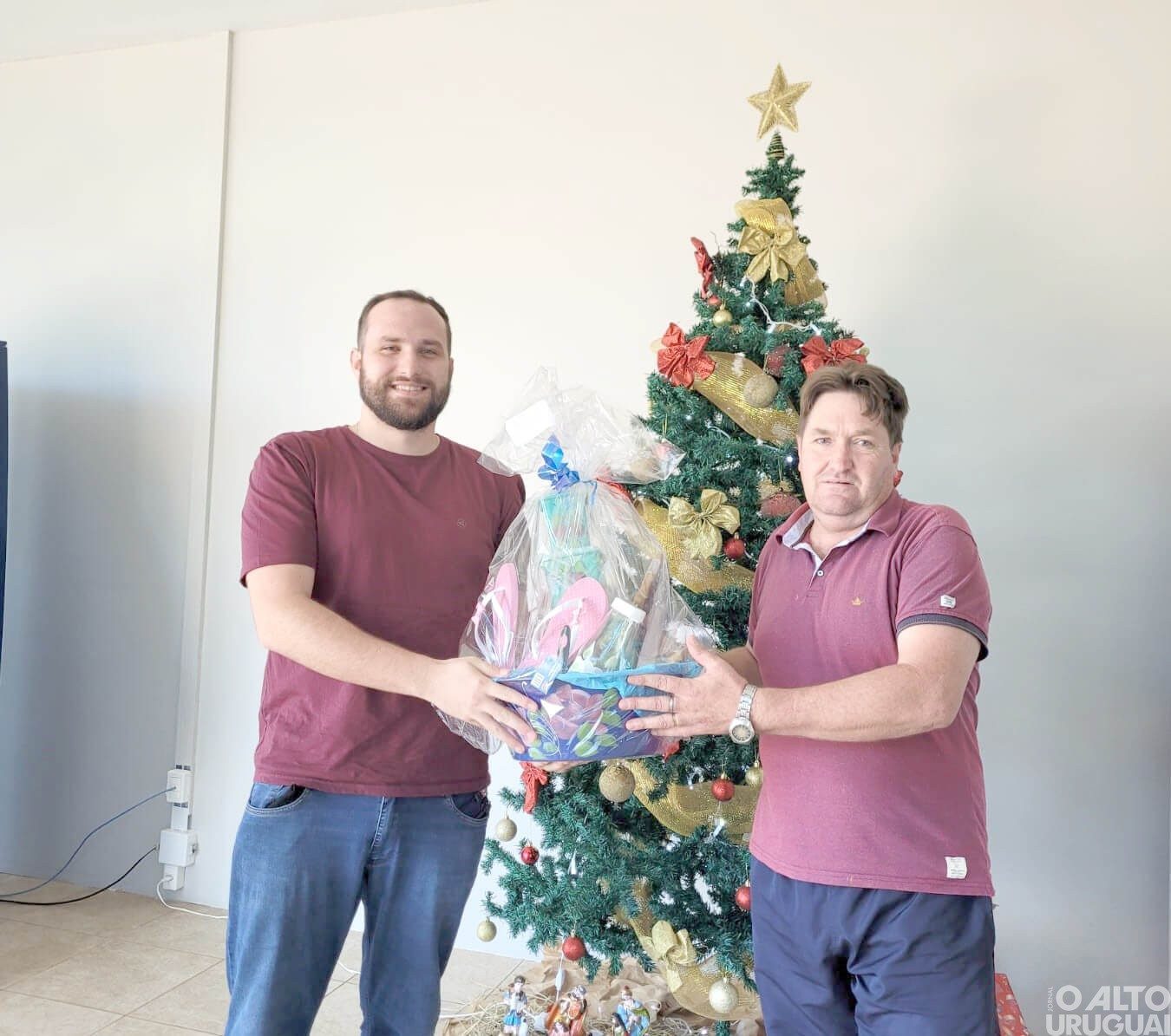 Ganhadores da Compra Premiada retiram prêmios no Centro Administrativo de Cristal do Sul