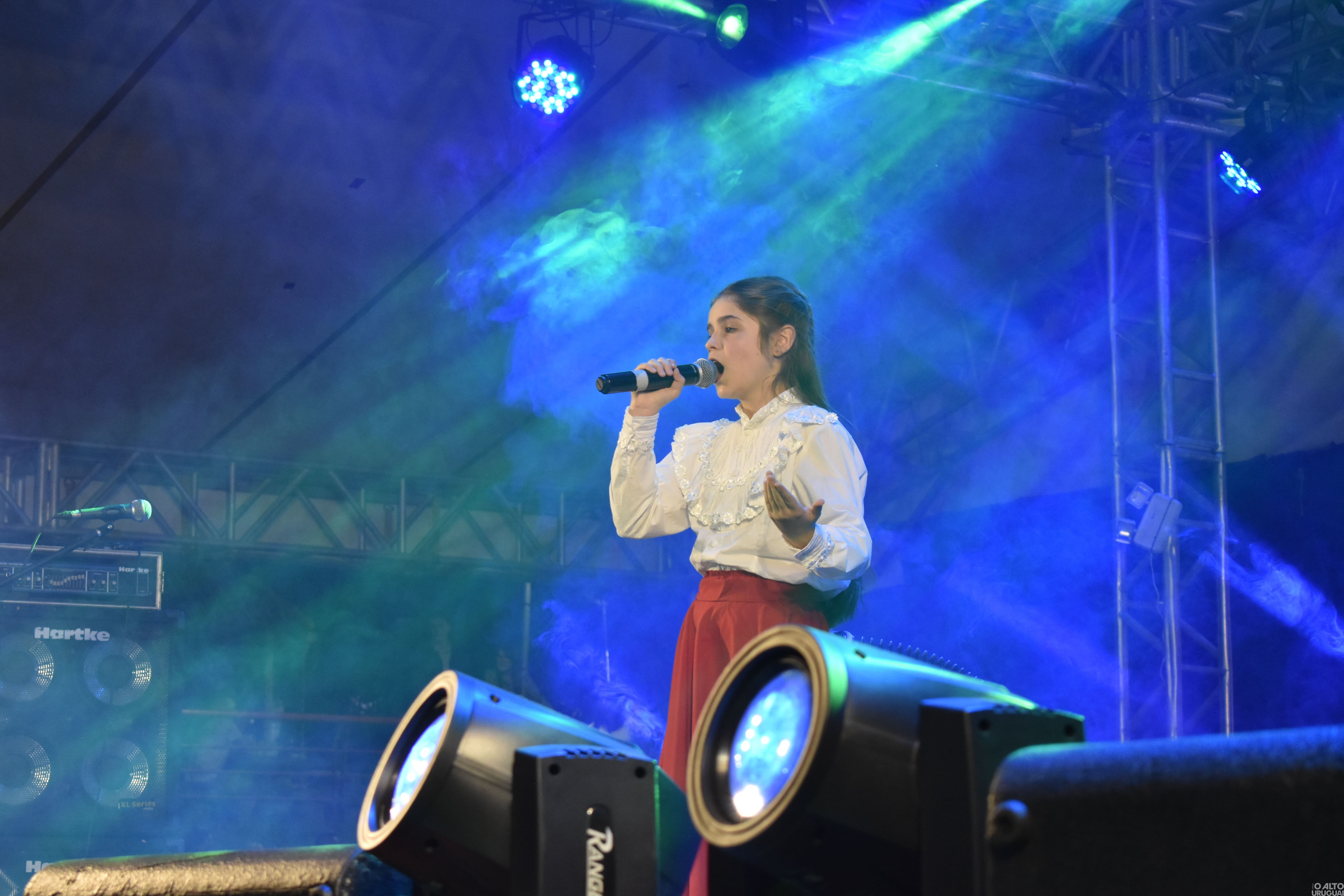 Primeira noite do Canto do Barril reúne grande público