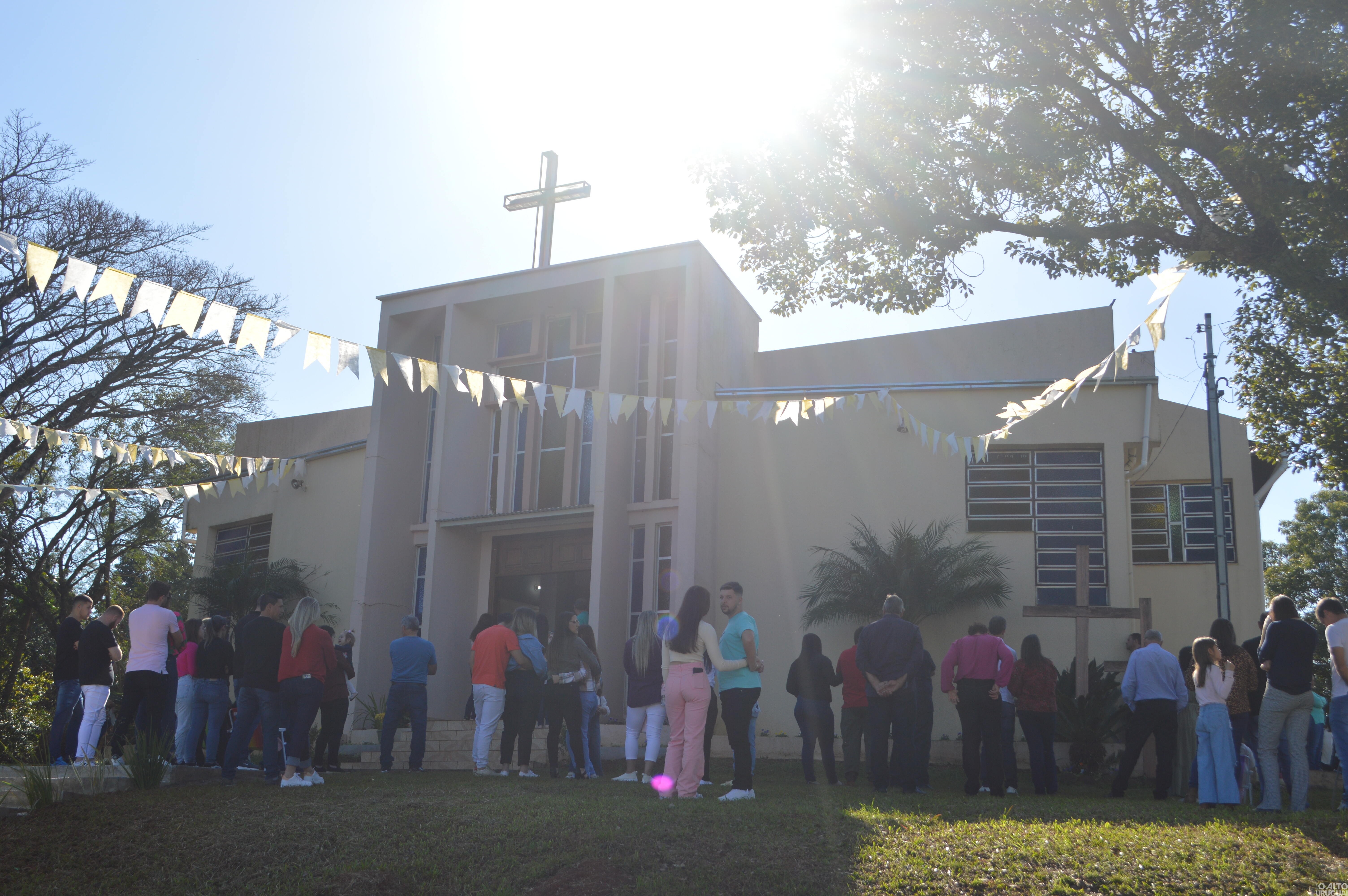 Festa em homenagem a São Cristóvão reúne centenas de pessoas em FW