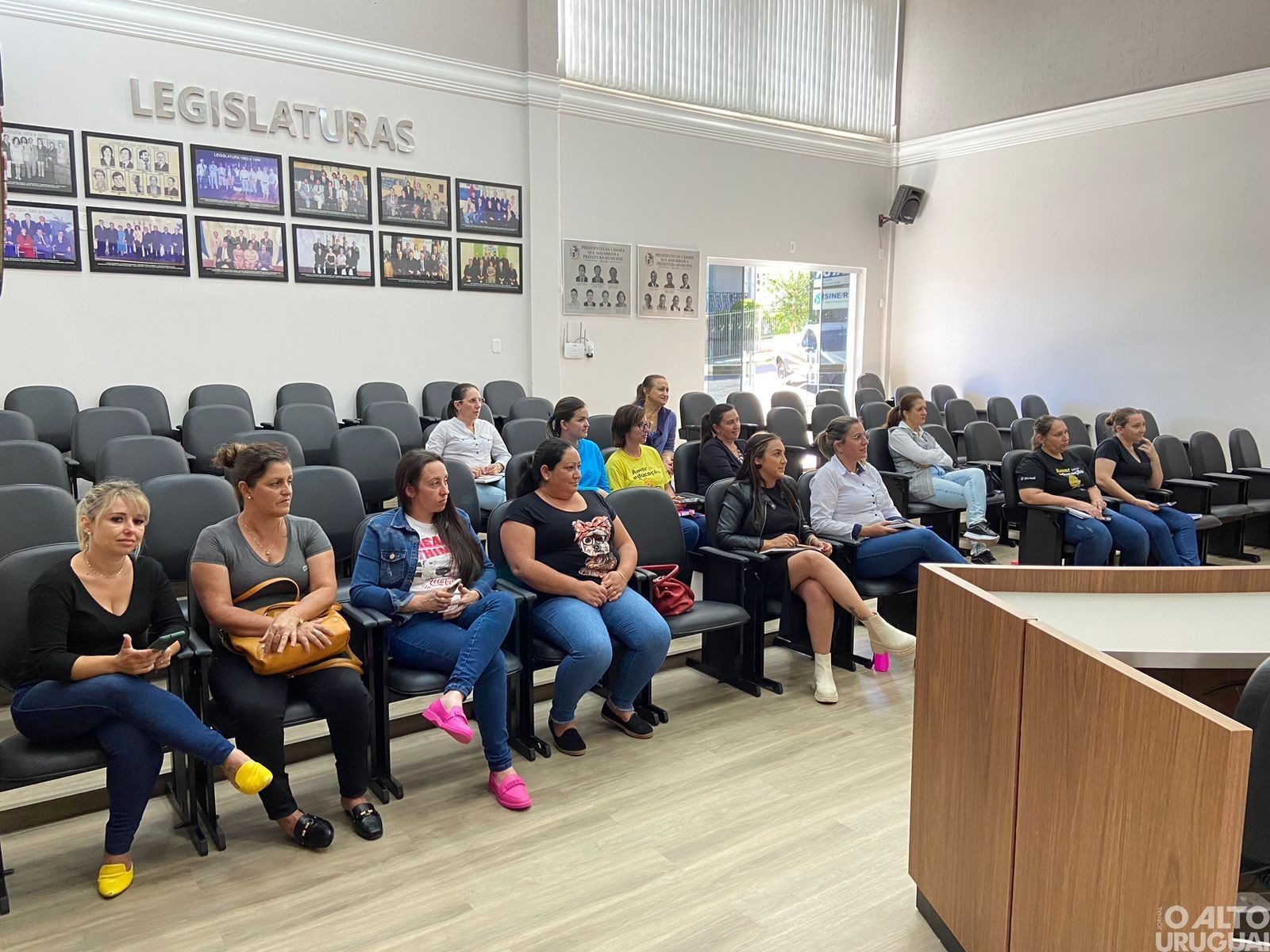 Servidores da Educação de Seberi participam de reunião com o MP