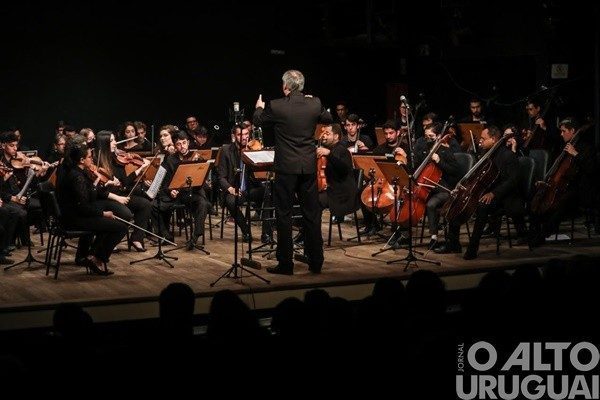 Orquestra Sinfônica de Santa Maria se apresenta no 38º Carijo da Canção Gaúcha