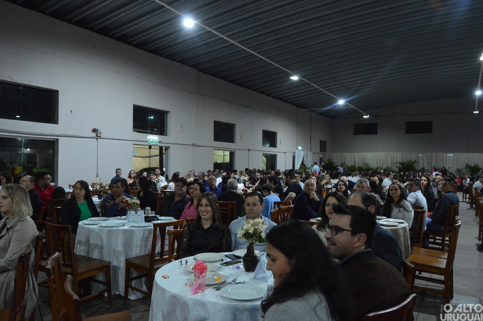1º Jantar-Baile da Associação Comercial reúne mais de 500 pessoas em Taquaruçu do Sul