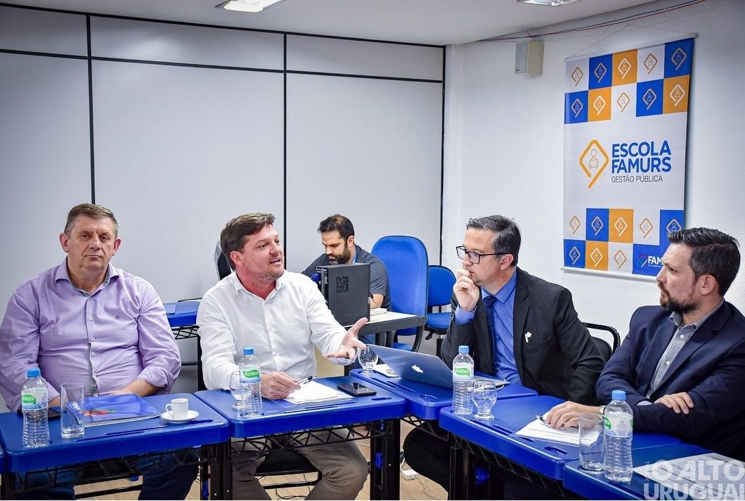 Prefeito de Seberi participa de Assembleia Geral da Famurs 