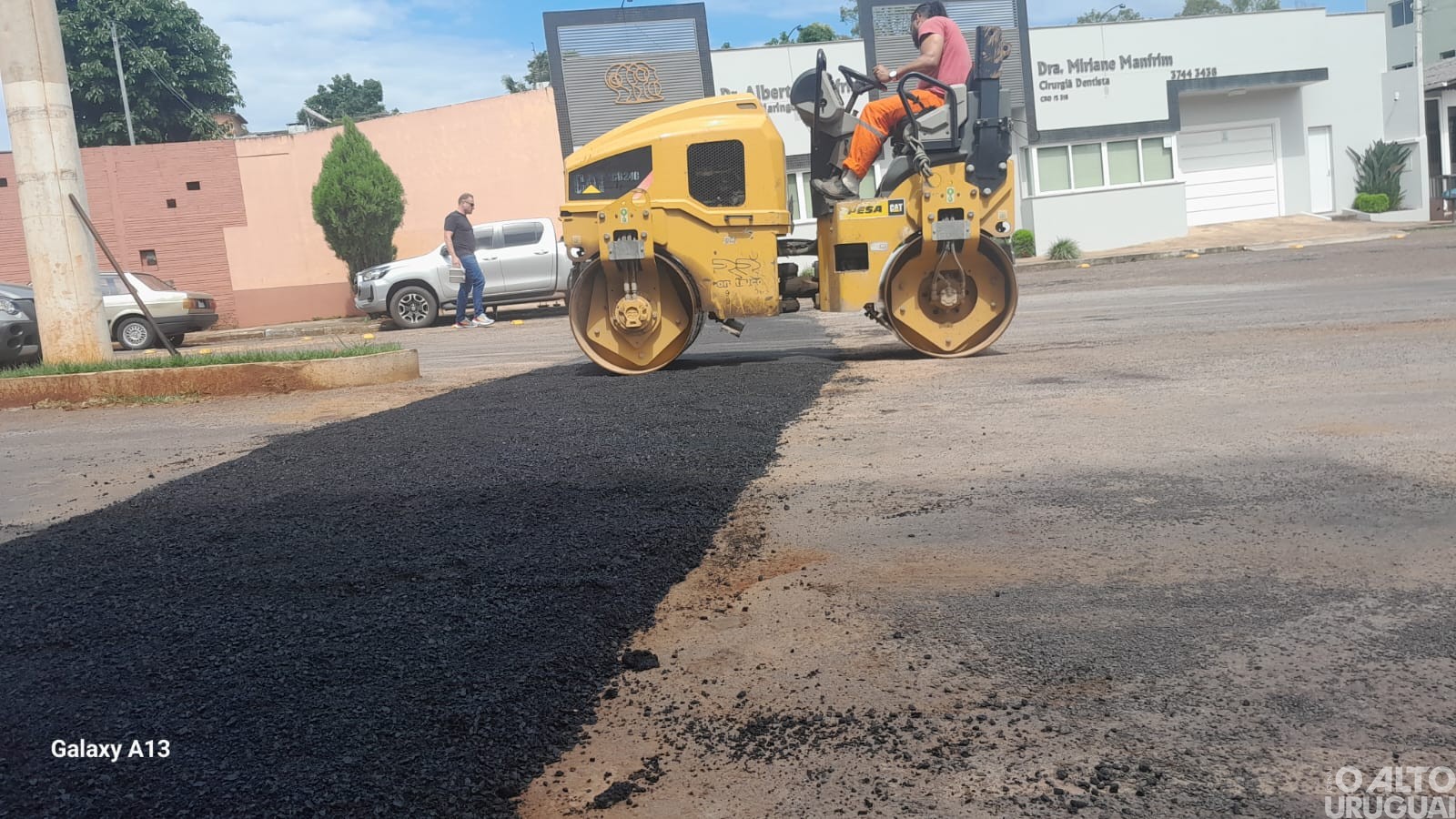 Locais abertos para obras em redes de água de FW são repavimentados pela Corsan