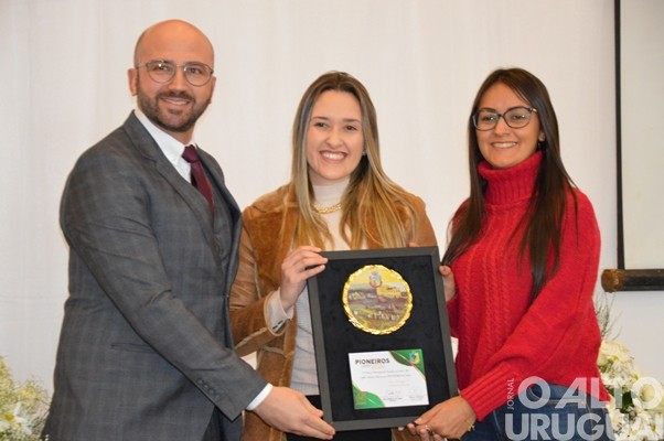 Câmara de Vereadores de Seberi homenageia pioneiros