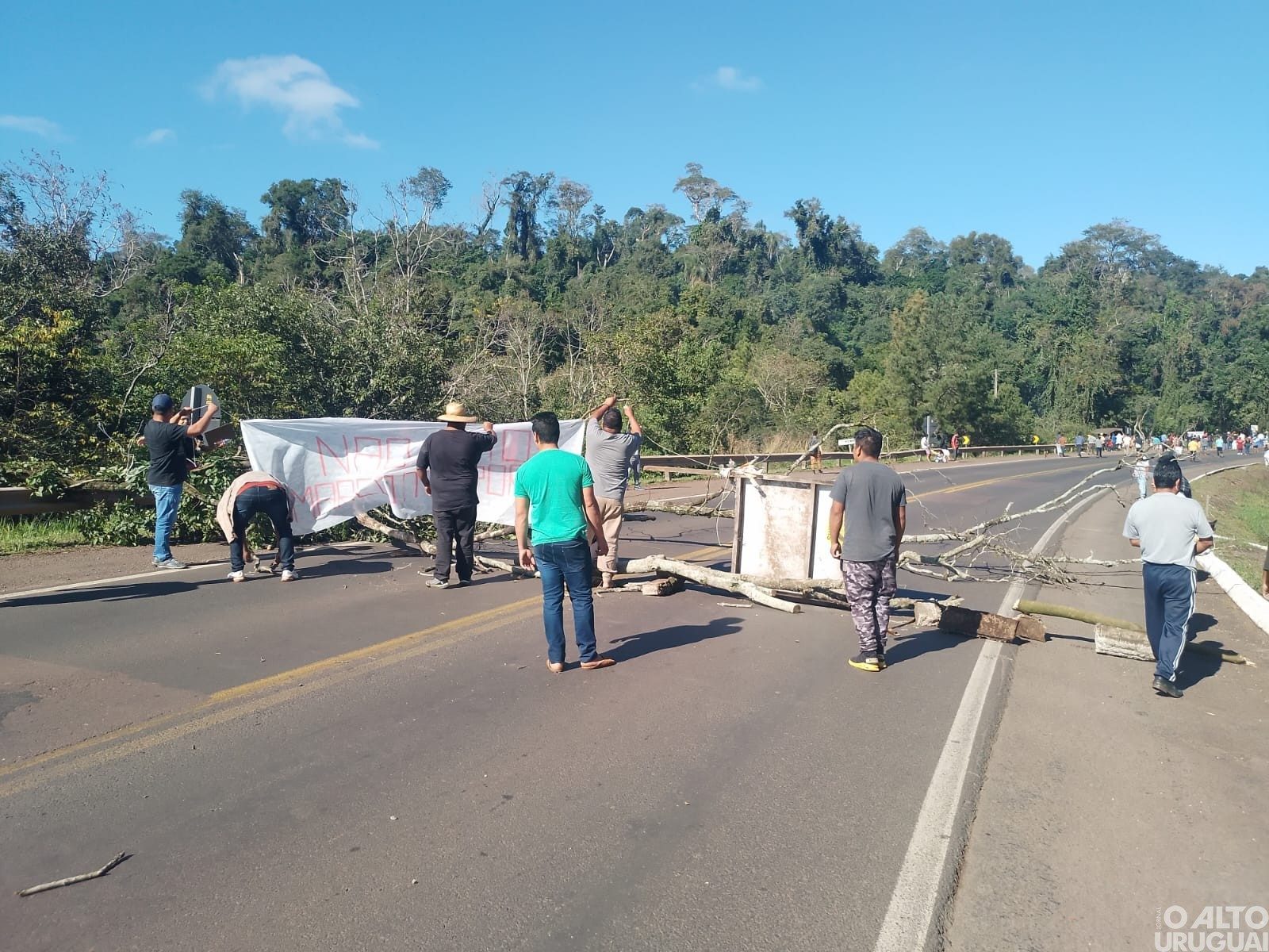 Indígenas bloqueiam rodovias na região em protesto pelo PL 490