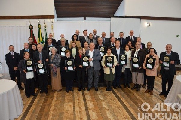Câmara de Vereadores de Seberi homenageia pioneiros