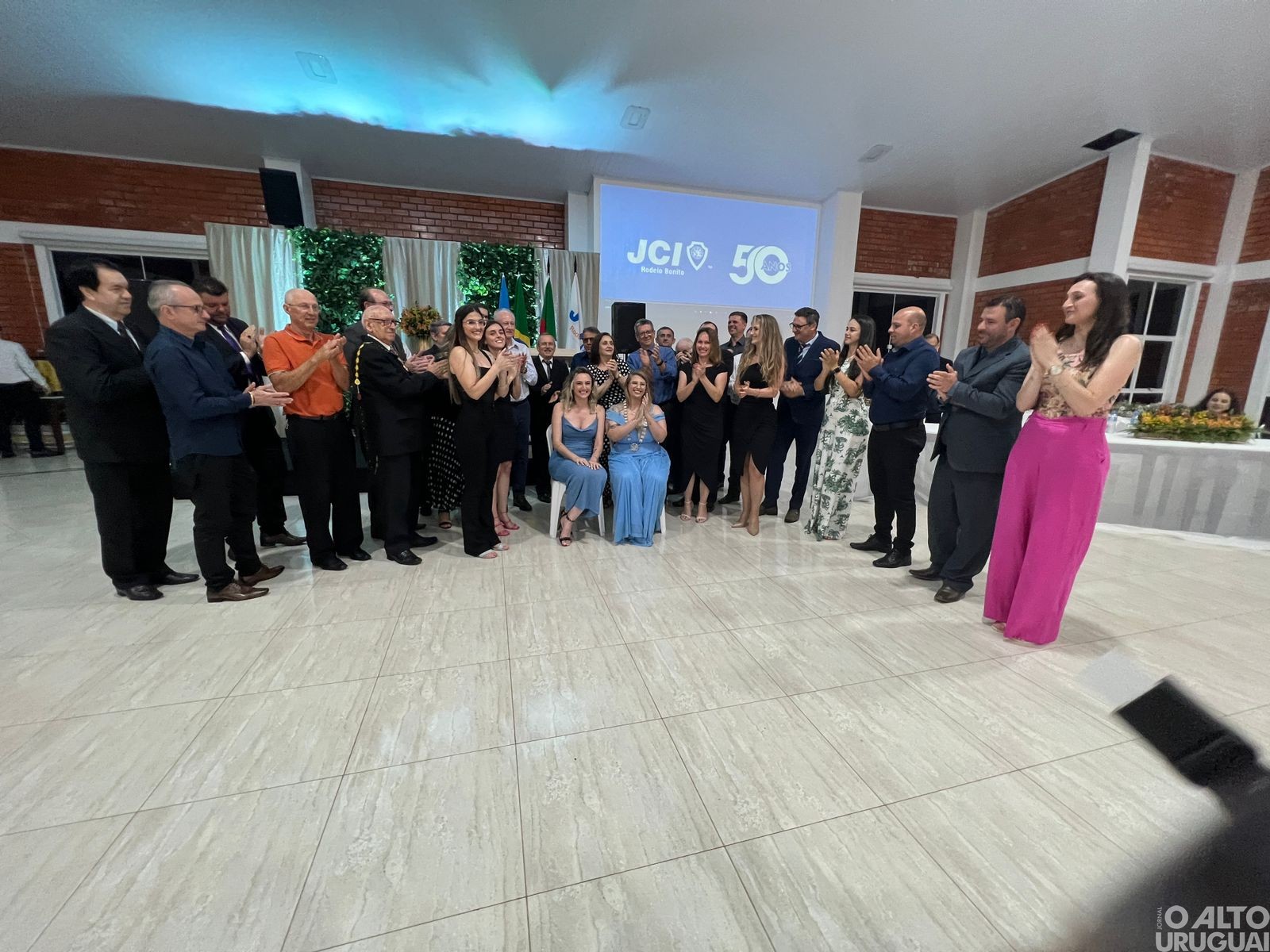 Jantar festivo com honrarias marca os 50 anos da JCI em Rodeio Bonito
