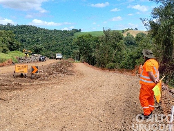 Obra de asfaltamento da ERS-591 segue dentro do cronograma