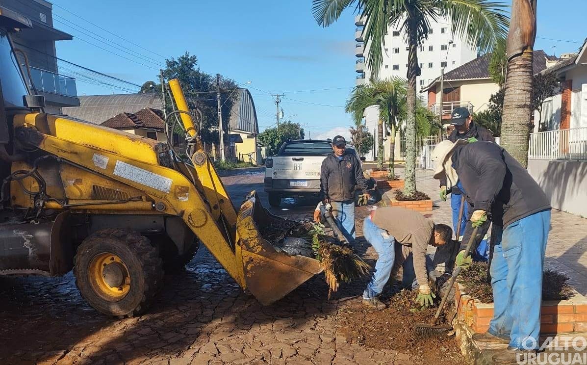 Secretaria de Obras de FW faz mutirão de recolhimento de entulhos nesta sexta-feira