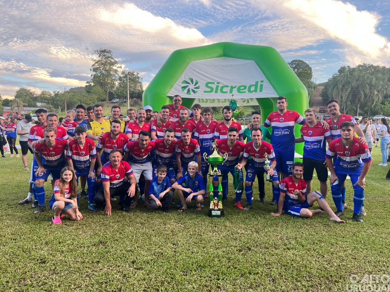 Pinhalense e União Cerrograndense são campeões da Taça Sicredi