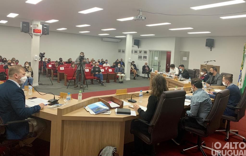 Proposta de orçamento impositivo não recebe votos necessários e não avança na Câmara