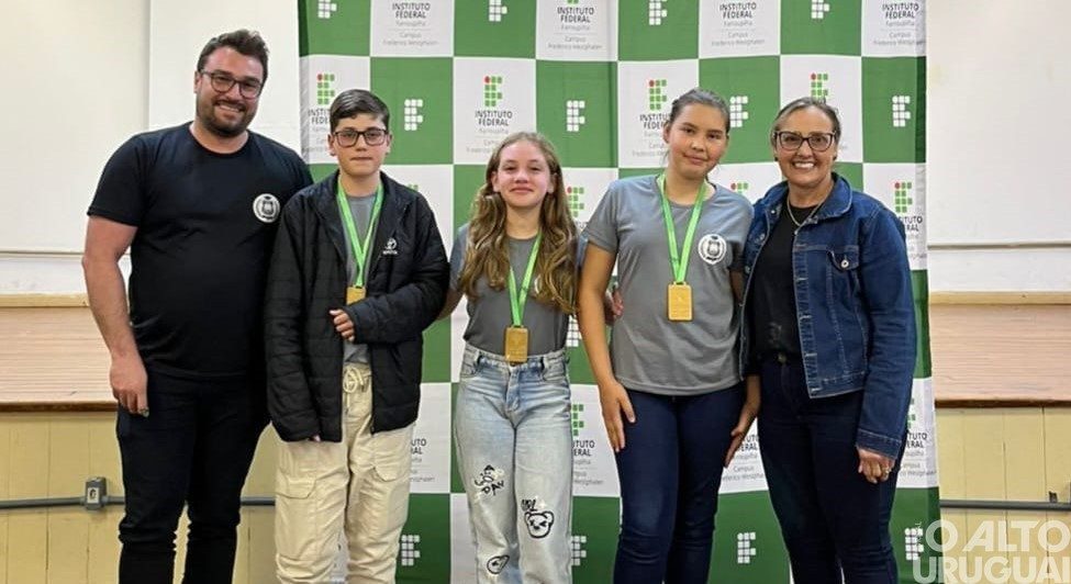 Alunos de Vista Alegre conquistam 1º lugar em Mostra Regional de Ciências