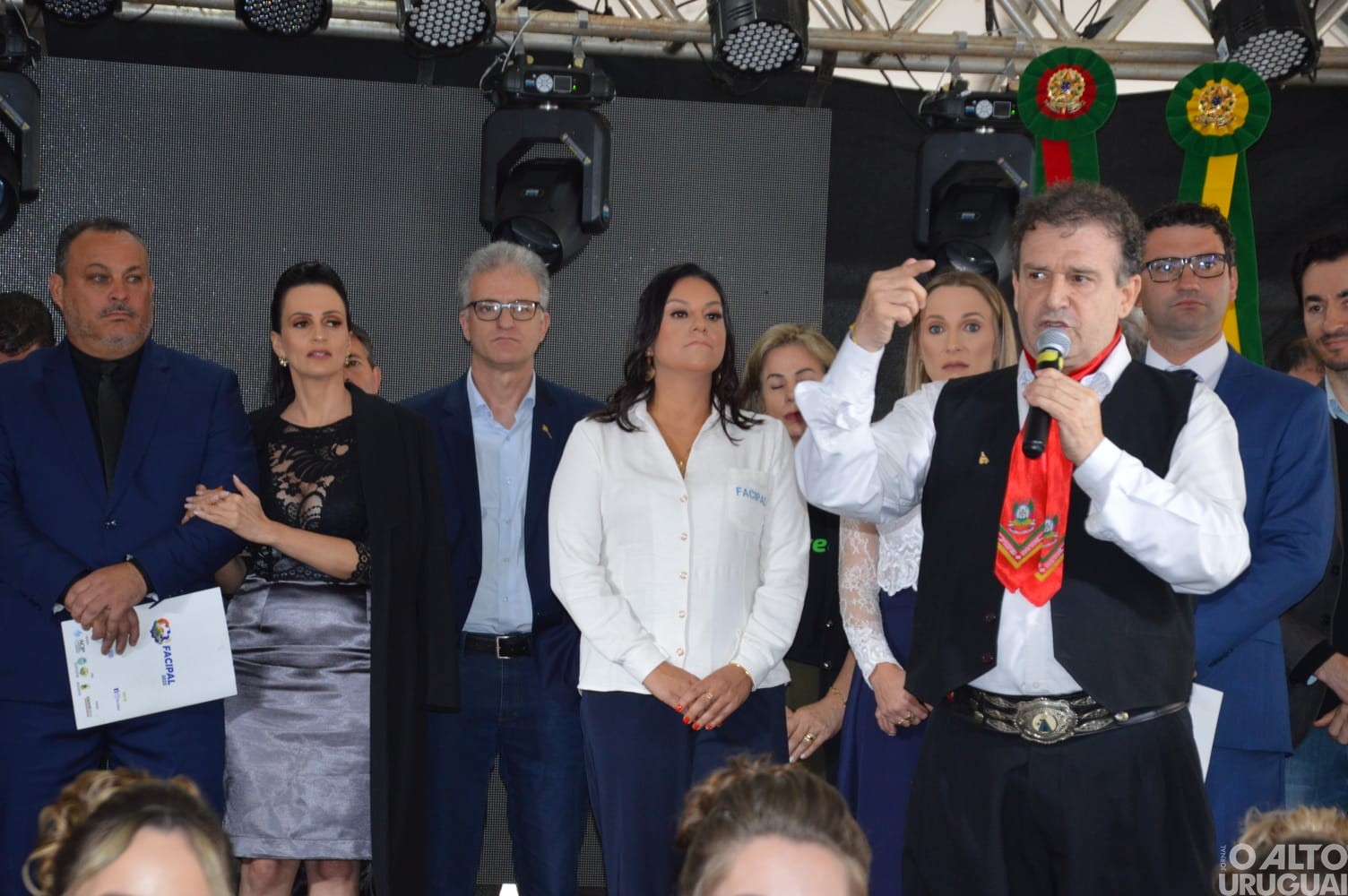 Abertura oficial da Facipal é marcada por anúncios de melhorias para Palmitinho