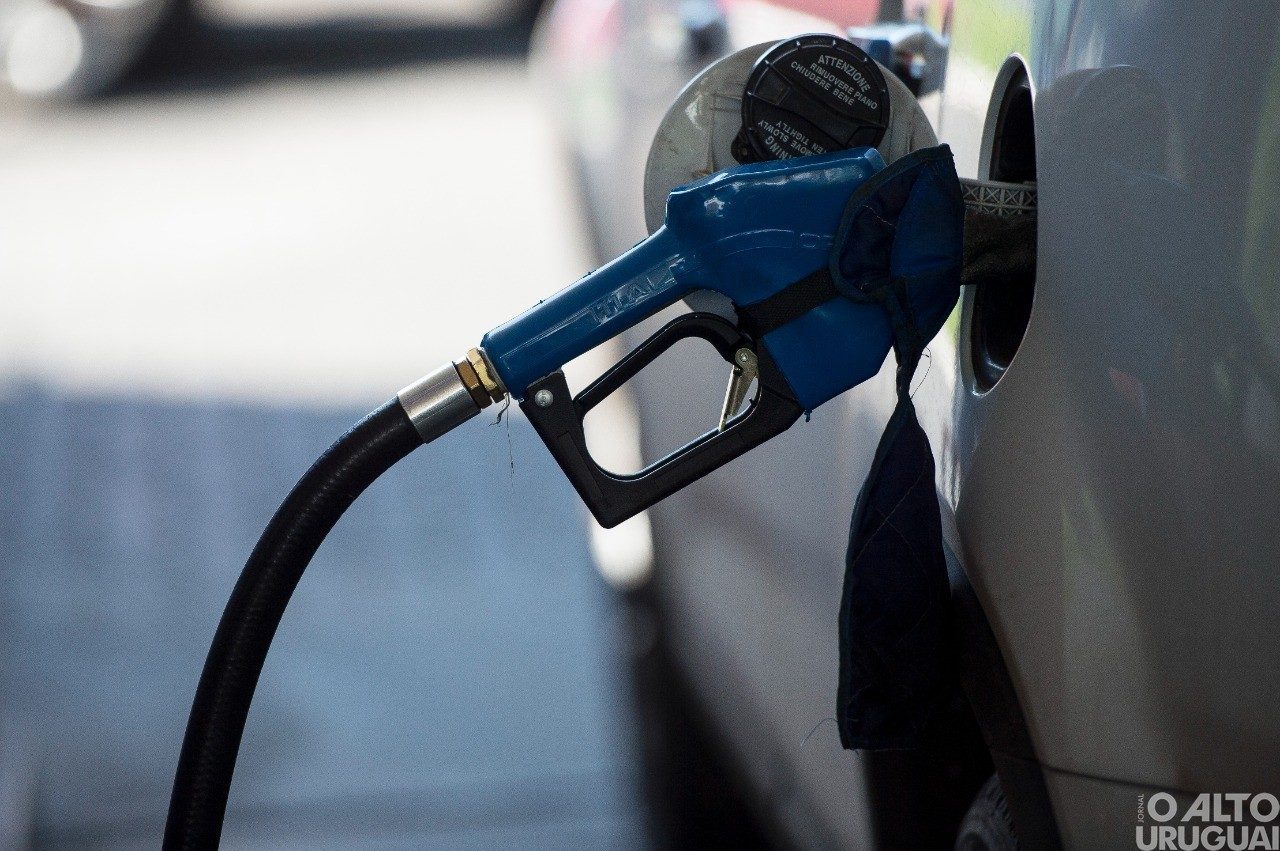 Petrobras anuncia nova redução no preço da gasolina