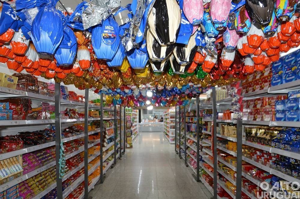 Bombons ganham espaço nas cestas enquanto ovos perdem espaço